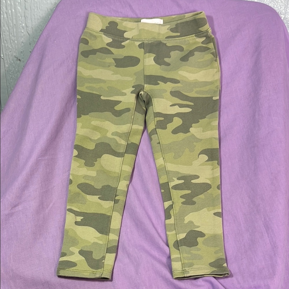 5 for $10 💜 Kids Camouflage Pants Size 4